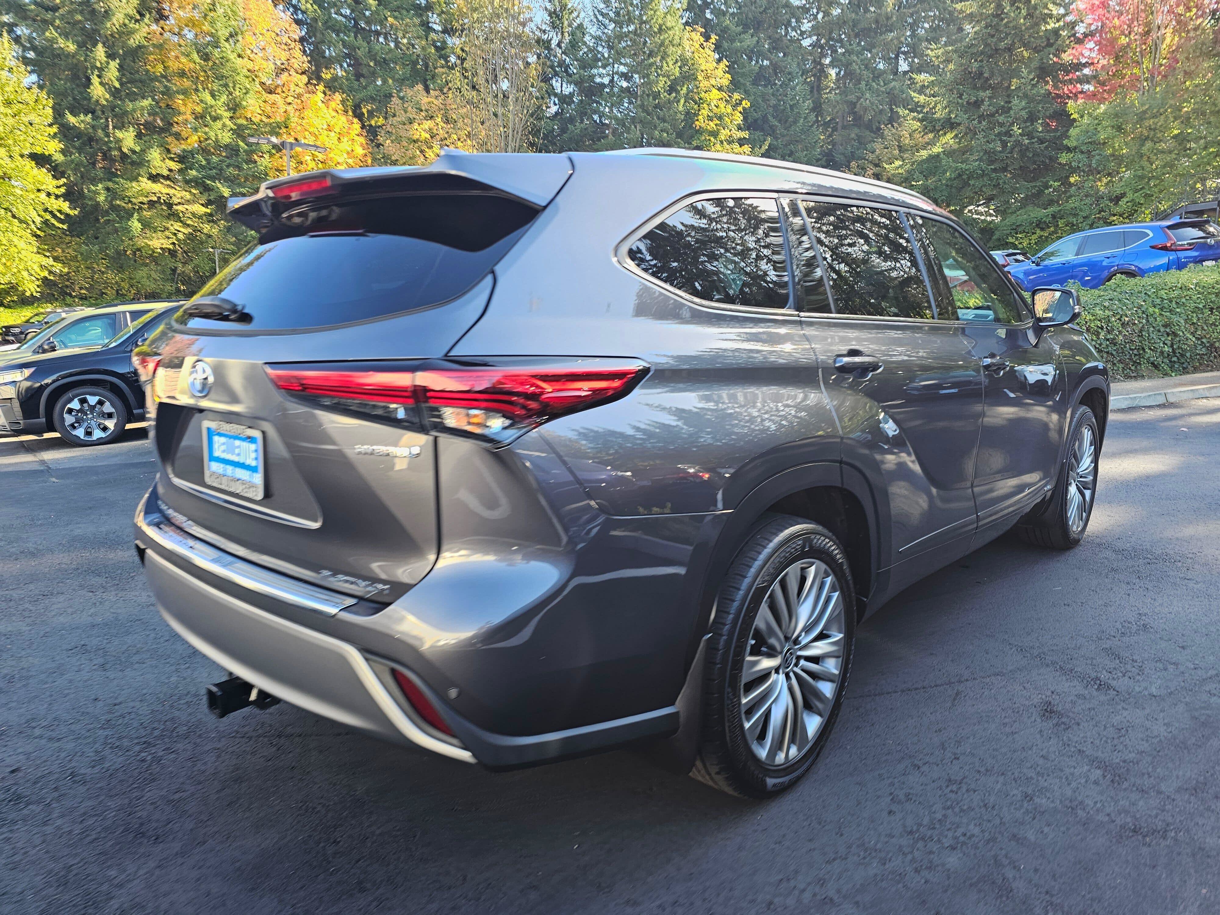 Used 2022 Toyota Highlander Platinum AWD/4WD image 7