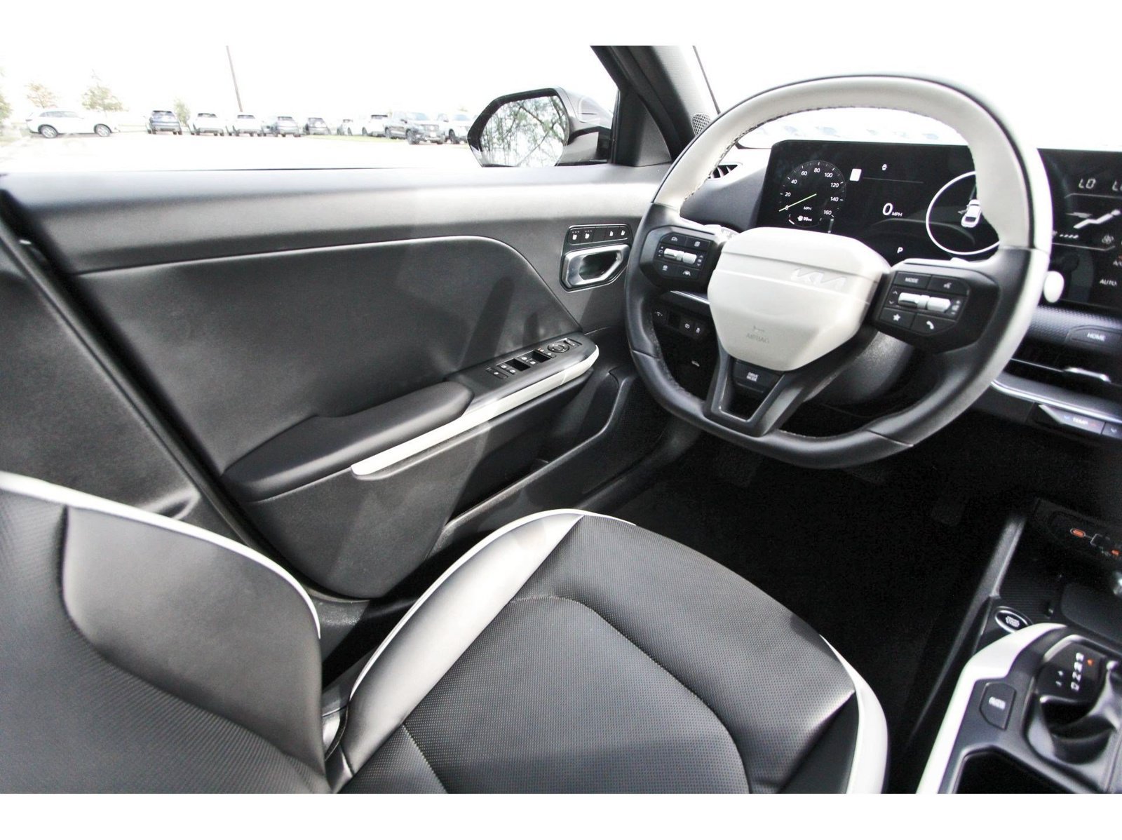 Used 2025 Kia K4 GT-Line w/ GT-Line Premium Package FWD image 9