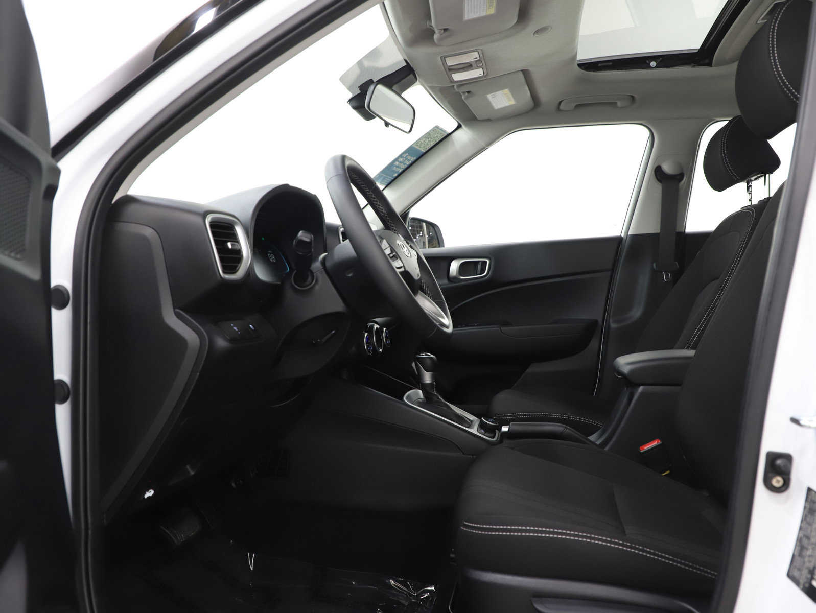 Certified 2026 Hyundai Venue SEL FWD image 22