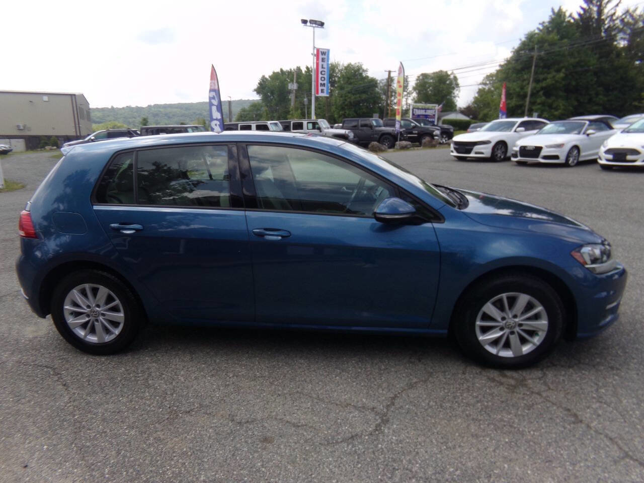 Used 2018 Volkswagen Golf S image 4