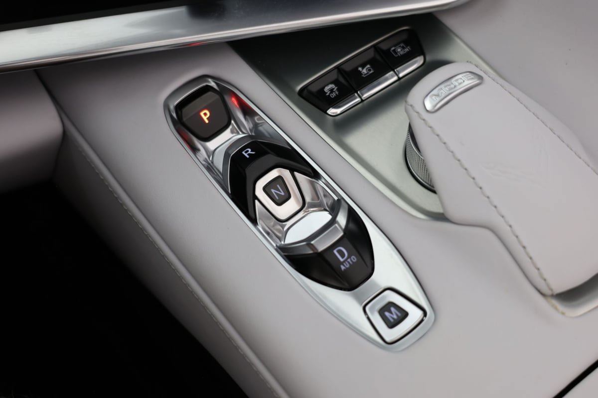 Used 2025 Chevrolet Corvette Stingray Premium Conv w/ Z51 Performance Package RWD image 6