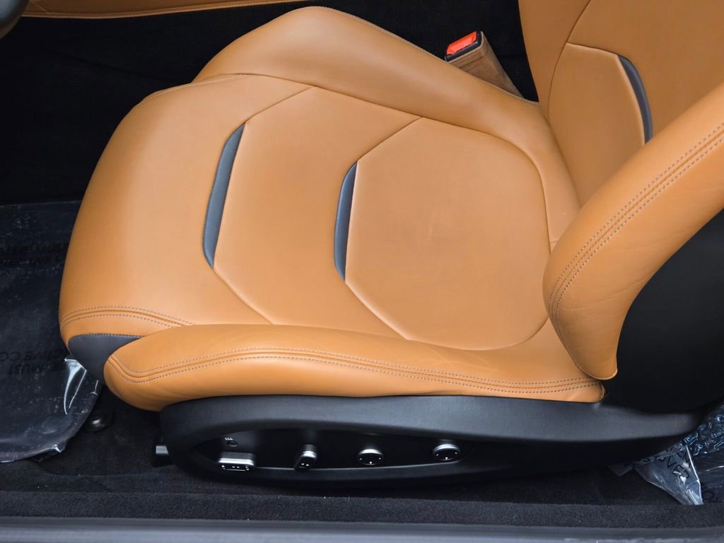 Used 2017 Ferrari GTC4Lusso AWD/4WD image 37
