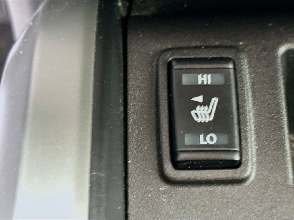 Used 2021 Nissan Titan SV w/ SV Convenience Package image 19