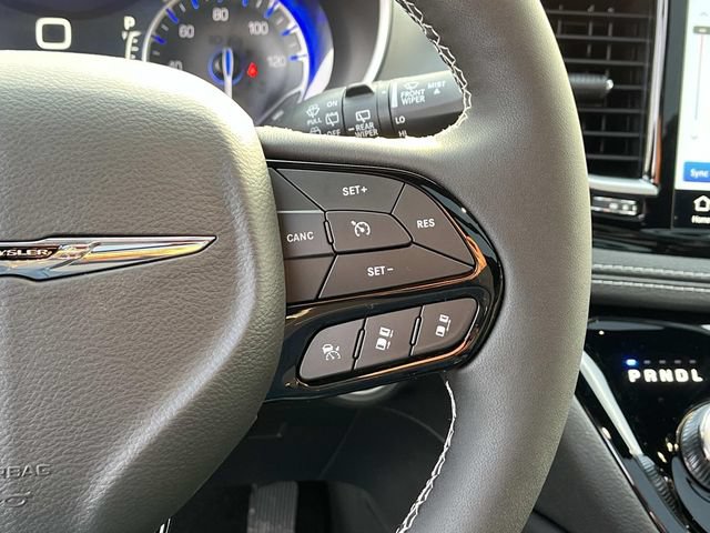 New 2026 Chrysler Pacifica Limited w/ S Appearance Package AWD/4WD image 26