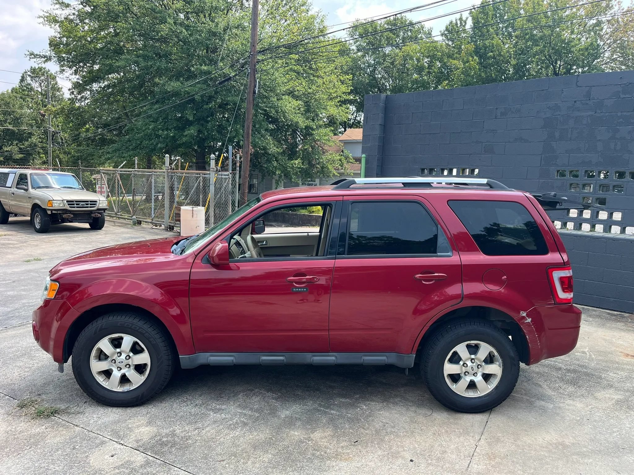 Used 2011 Ford Escape Limited FWD image 5