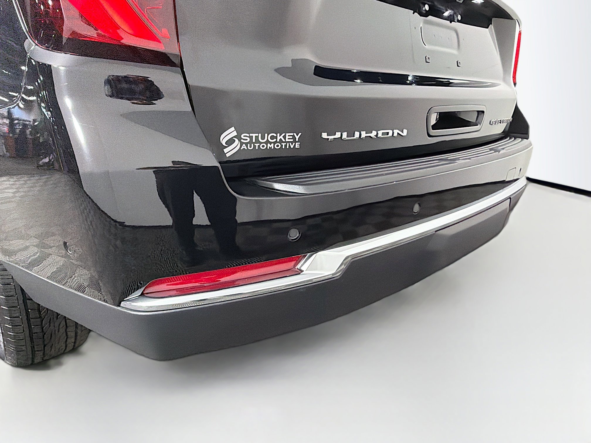 Used 2025 GMC Yukon XL Elevation image 36