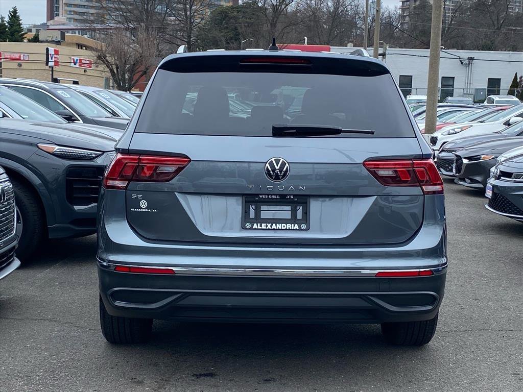 Certified 2022 Volkswagen Tiguan SE image 4