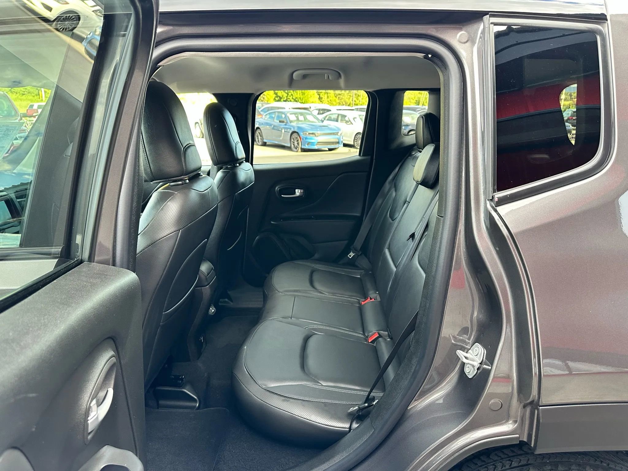 Used 2020 Jeep Renegade Limited image 13