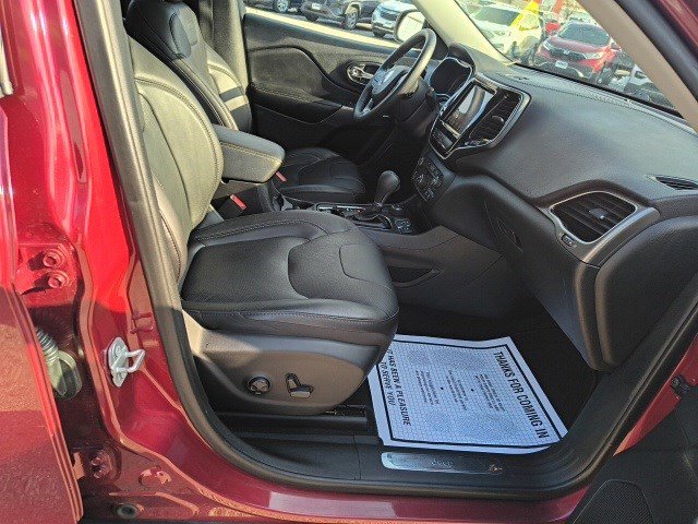 Used 2019 Jeep Cherokee Limited image 18