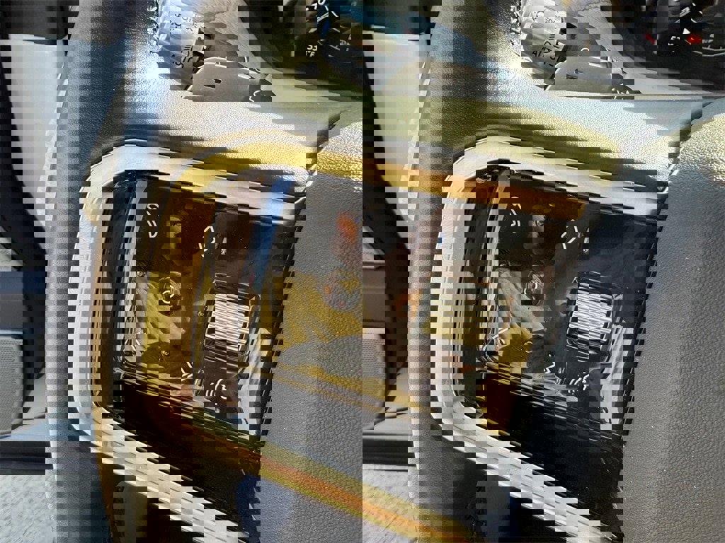 Used 2021 Land Rover Range Rover Velar S image 22