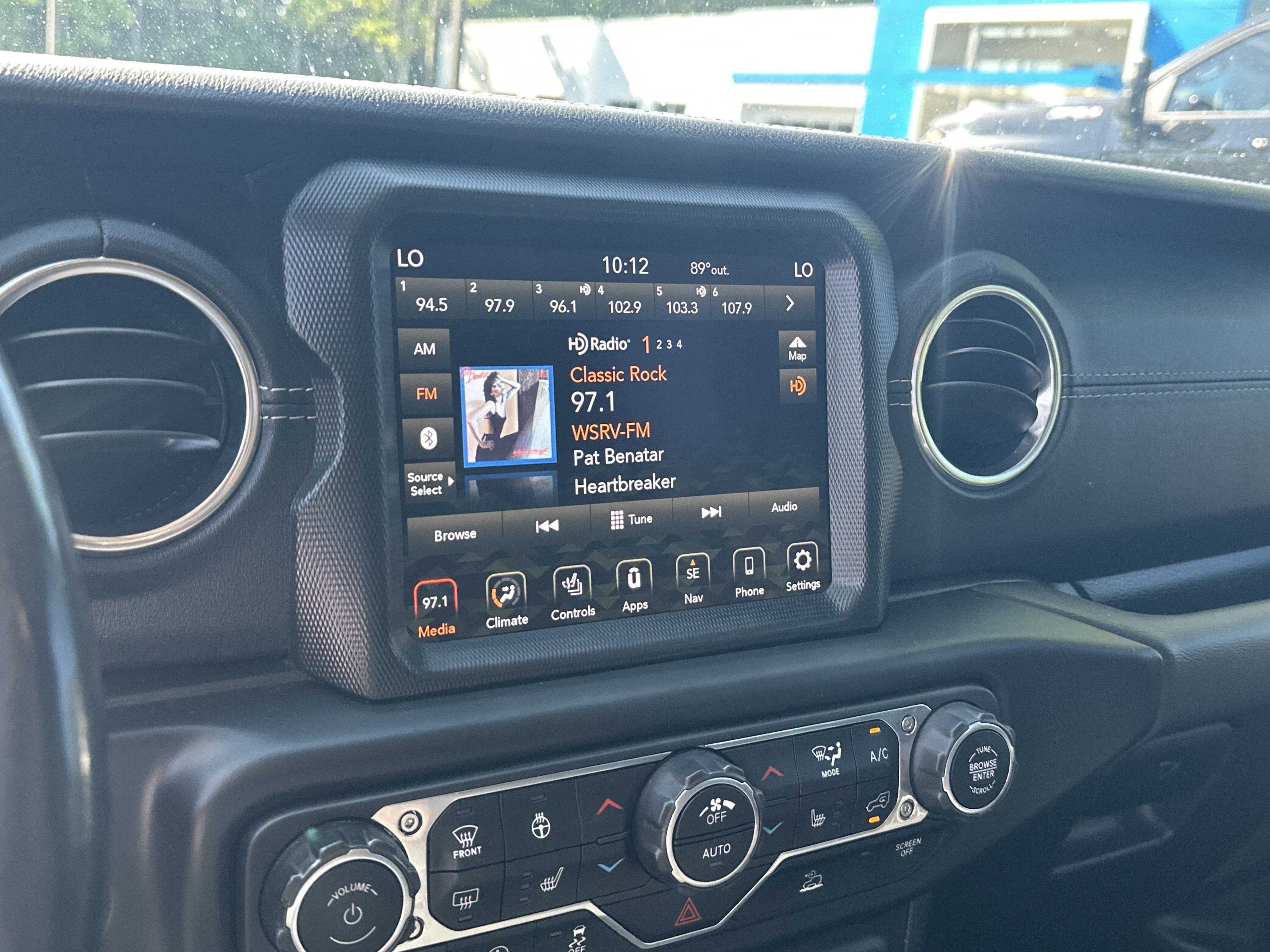 Used 2021 Jeep Wrangler Unlimited Sahara AWD/4WD image 25