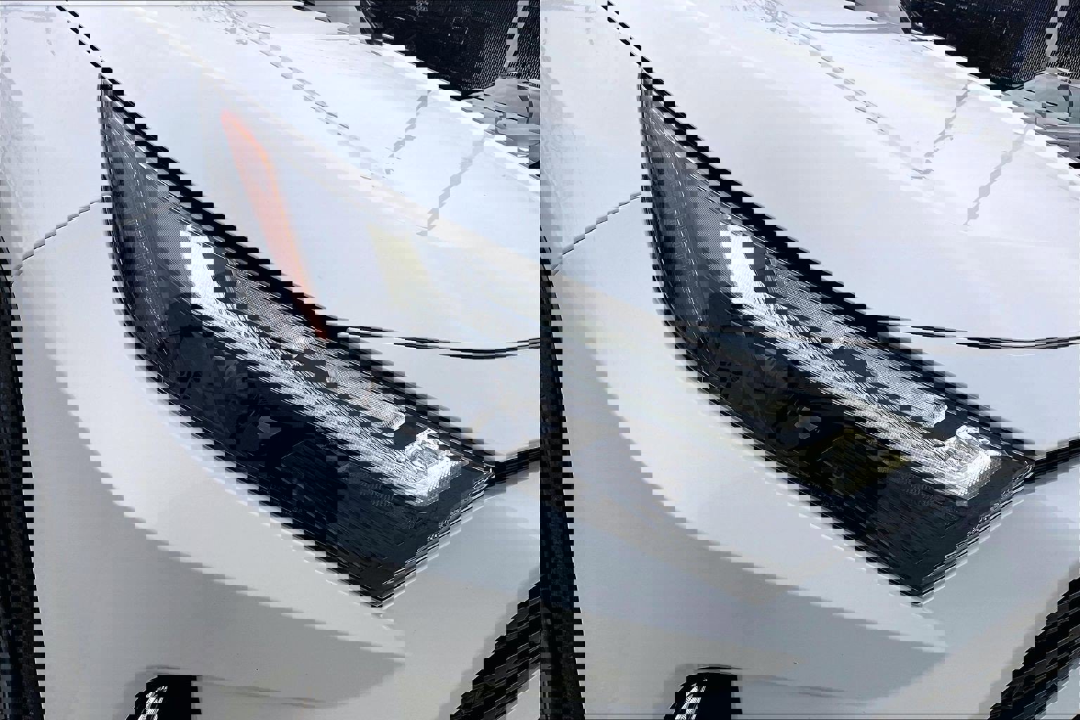 Used 2025 Toyota RAV4 XSE image 33