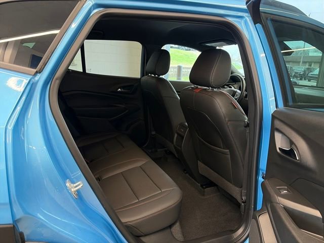 Used 2025 Chevrolet Trax RS w/ Driver Confidence Package image 35