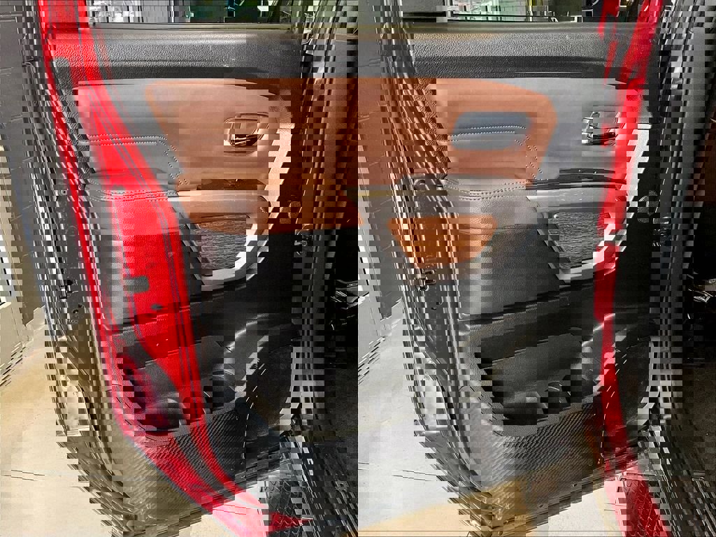 Used 2024 Nissan Titan Platinum Reserve w/ Moonroof Package image 22