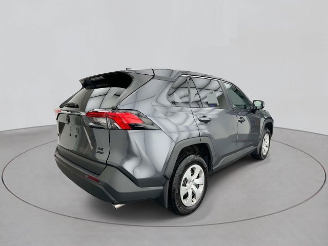 Used 2023 Toyota RAV4 LE AWD/4WD image 4