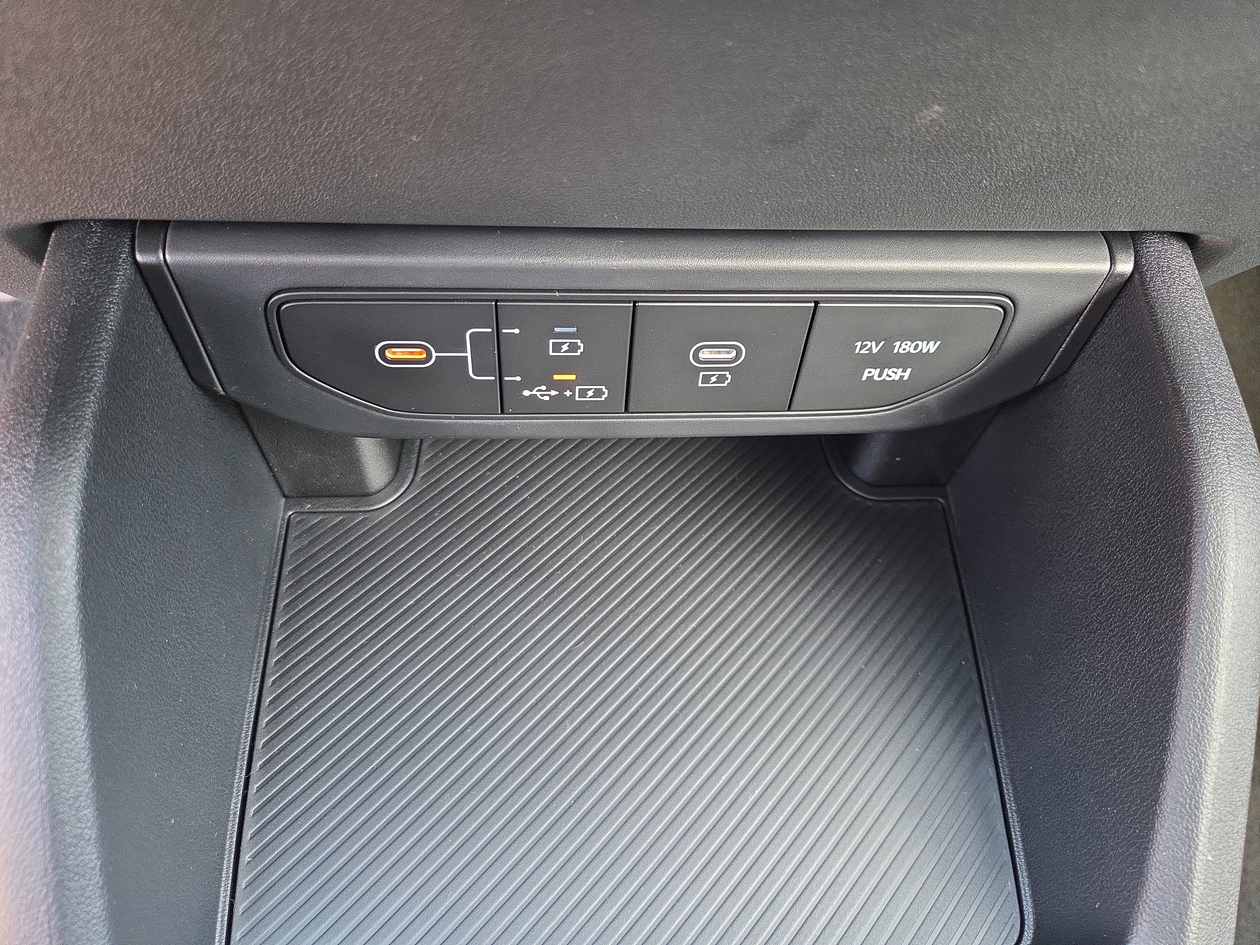 New 2026 Kia K4 FWD image 11