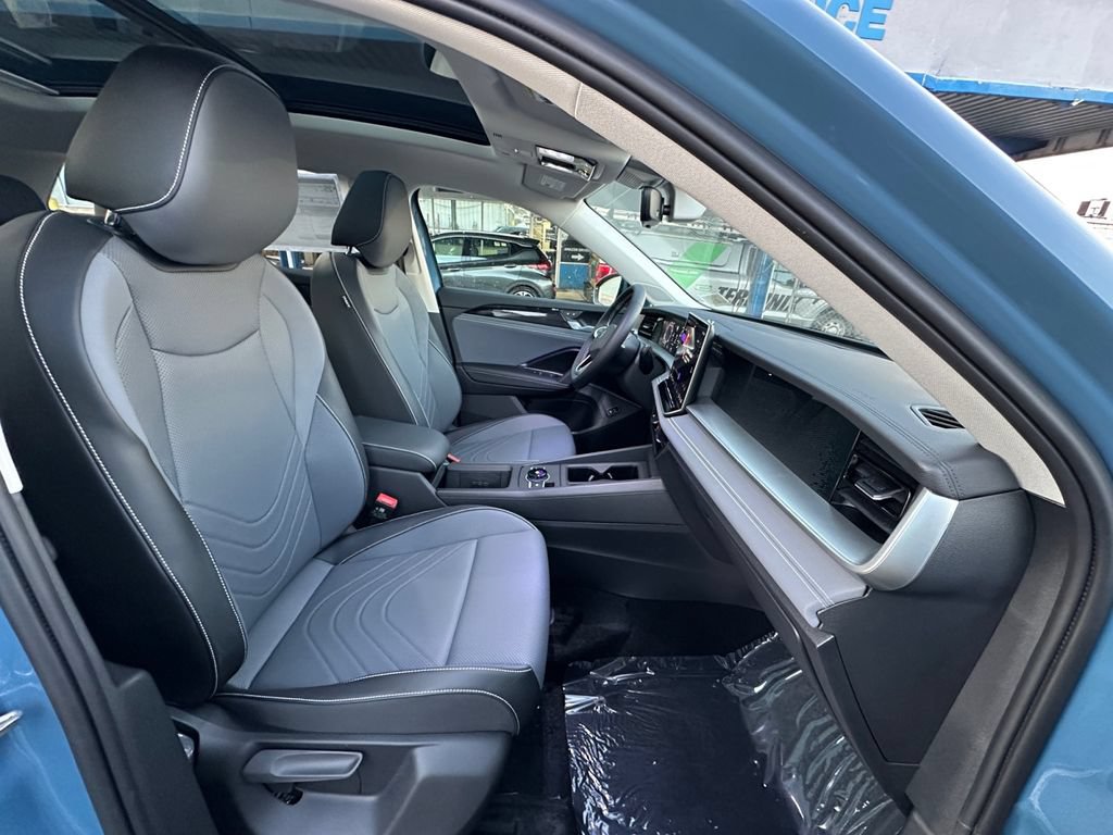 New 2026 Volkswagen Tiguan SE AWD/4WD image 26