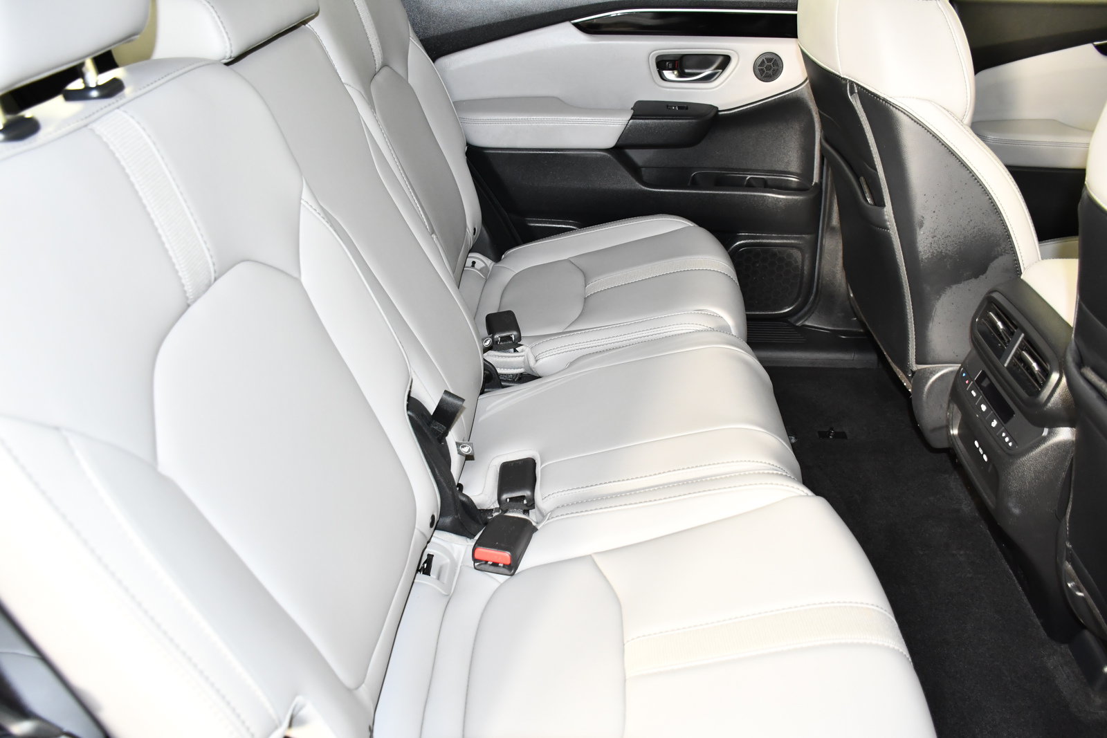 Used 2025 Honda Pilot Touring image 45