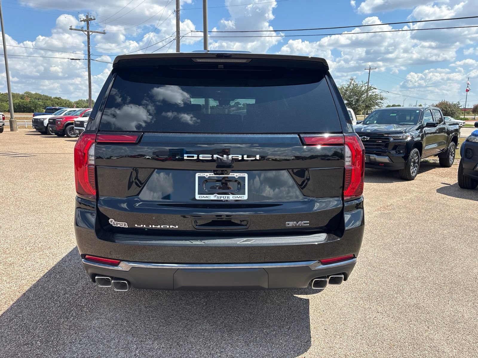 New 2026 GMC Yukon XL Denali Ultimate w/ LPO, Floor Liner Package AWD/4WD image 5