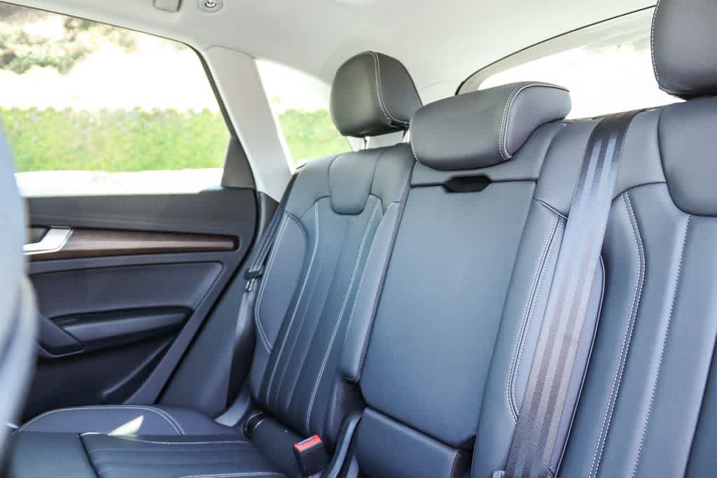 Used 2023 Audi Q5 e Premium w/ Convenience Package AWD/4WD image 17
