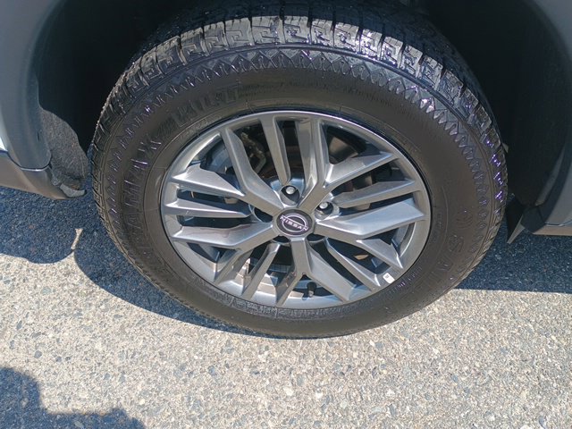Used 2024 Nissan Rogue S AWD/4WD image 11