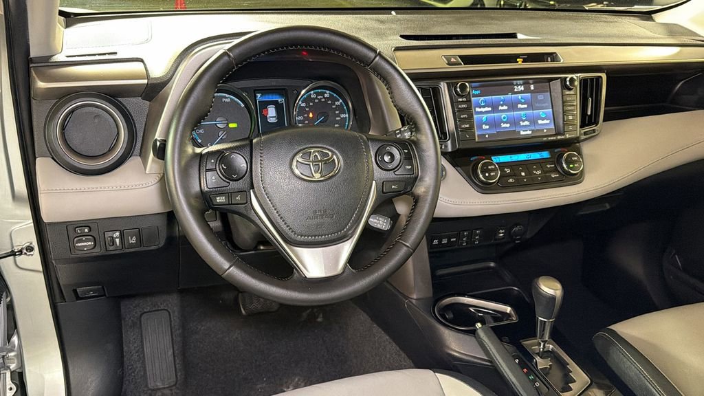 Used 2016 Toyota RAV4 Limited image 17
