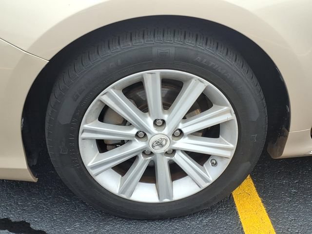 Used 2012 Toyota Camry XLE FWD image 25