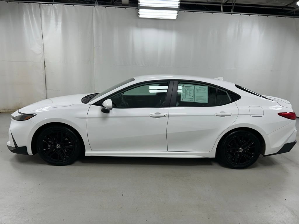 Used 2026 Toyota Camry SE w/ Convenience Package FWD image 8