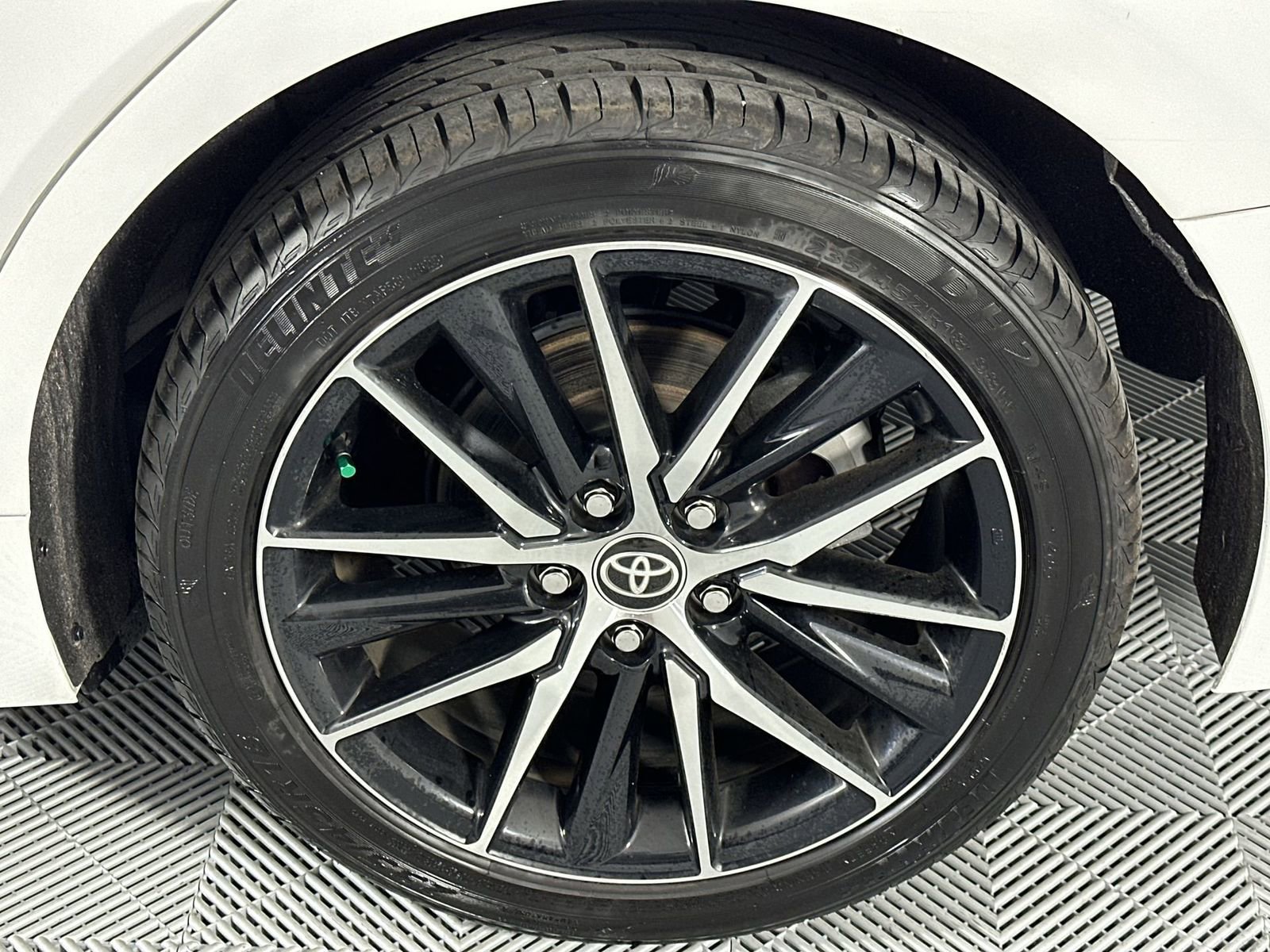 Used 2024 Toyota Camry SE w/ Convenience Package FWD image 10