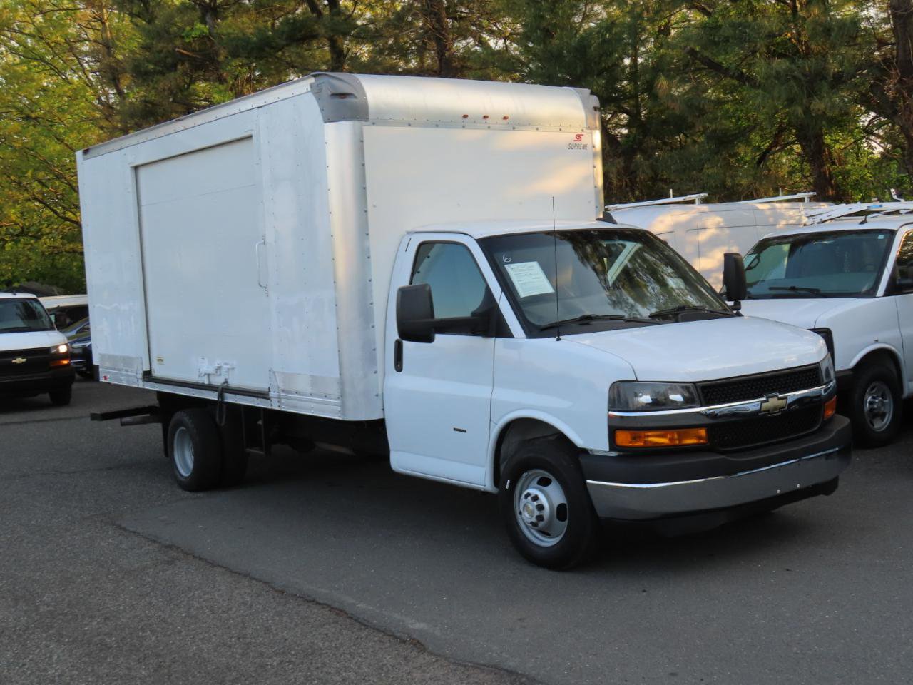 Used 2022 Chevrolet Express 3500 w/ Power Convenience Package RWD image 23