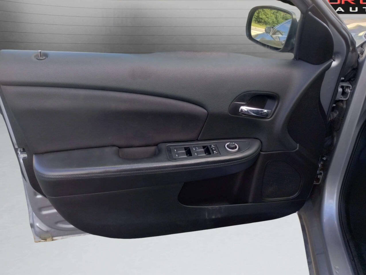 Used 2014 Chrysler 200 Touring FWD image 11