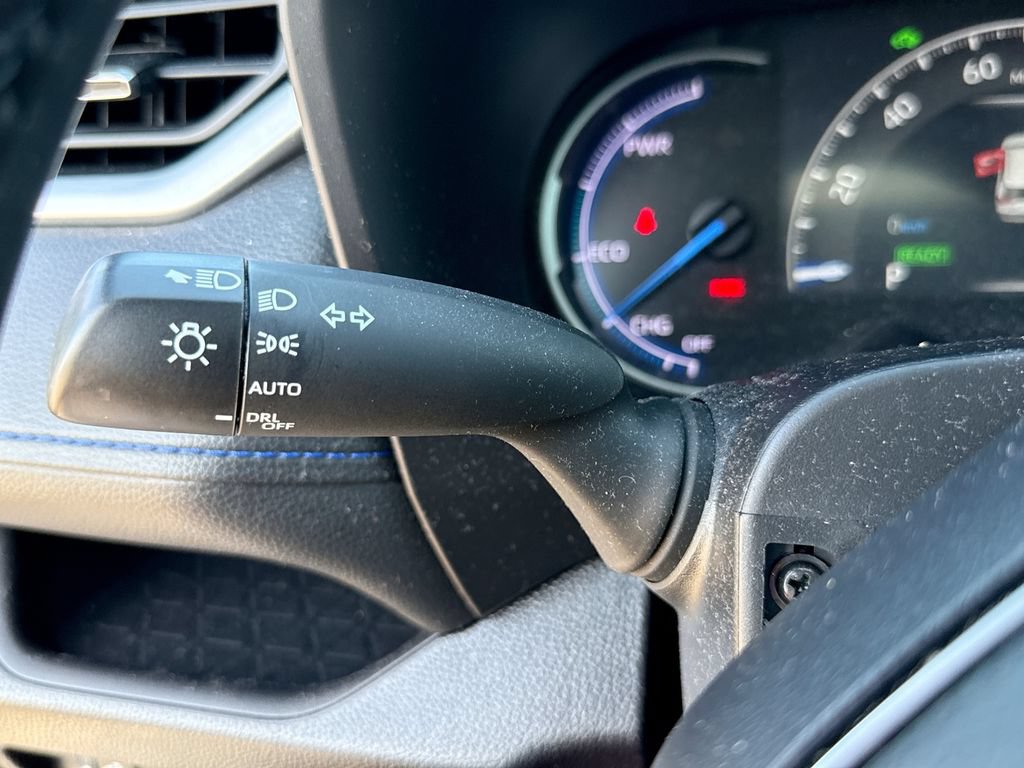 Used 2023 Toyota RAV4 XSE AWD/4WD image 28