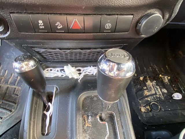 Used 2018 Jeep Wrangler Unlimited Sahara image 19