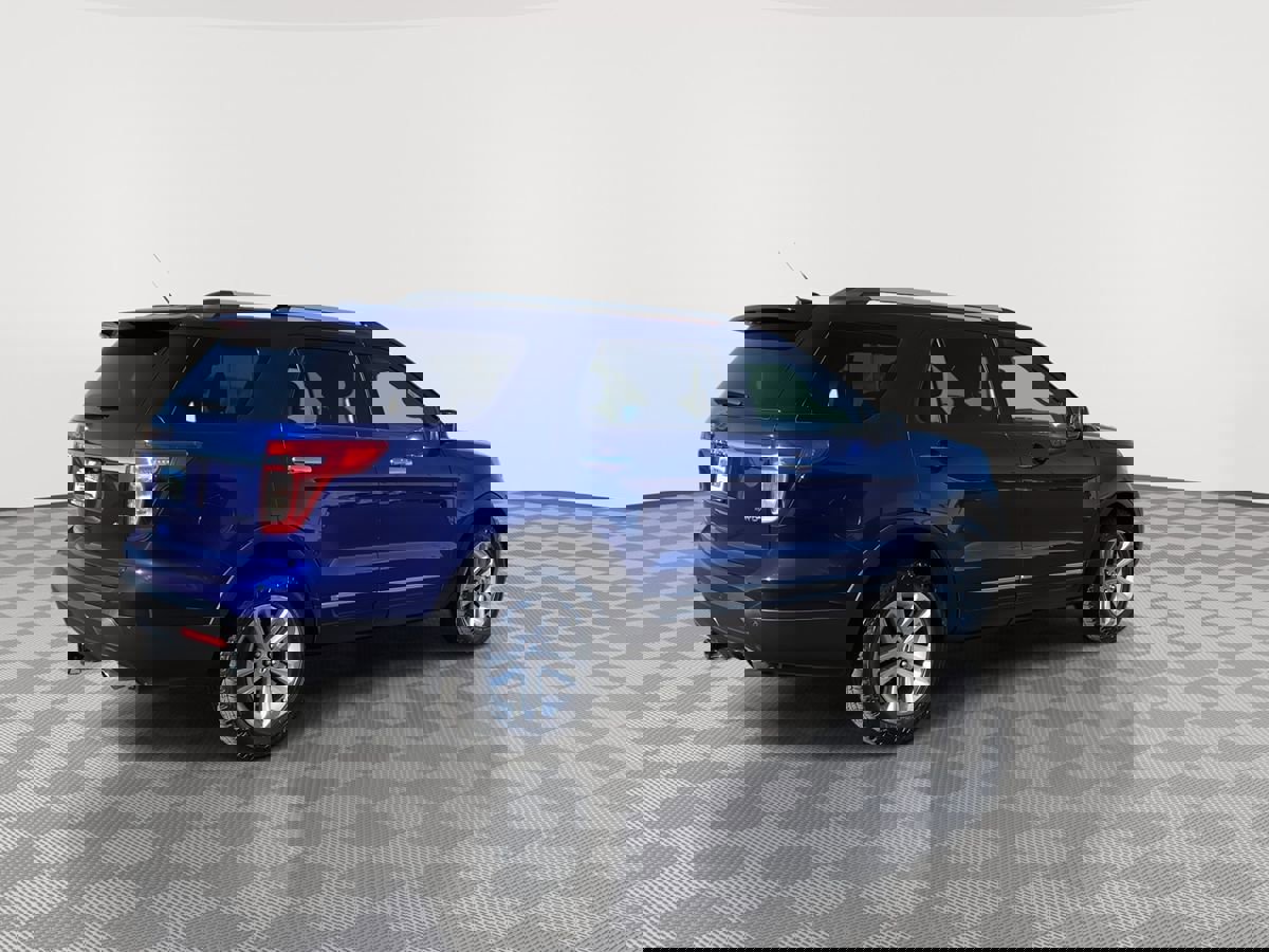 Used 2014 Ford Explorer XLT w/ Equipment Group 201A image 7