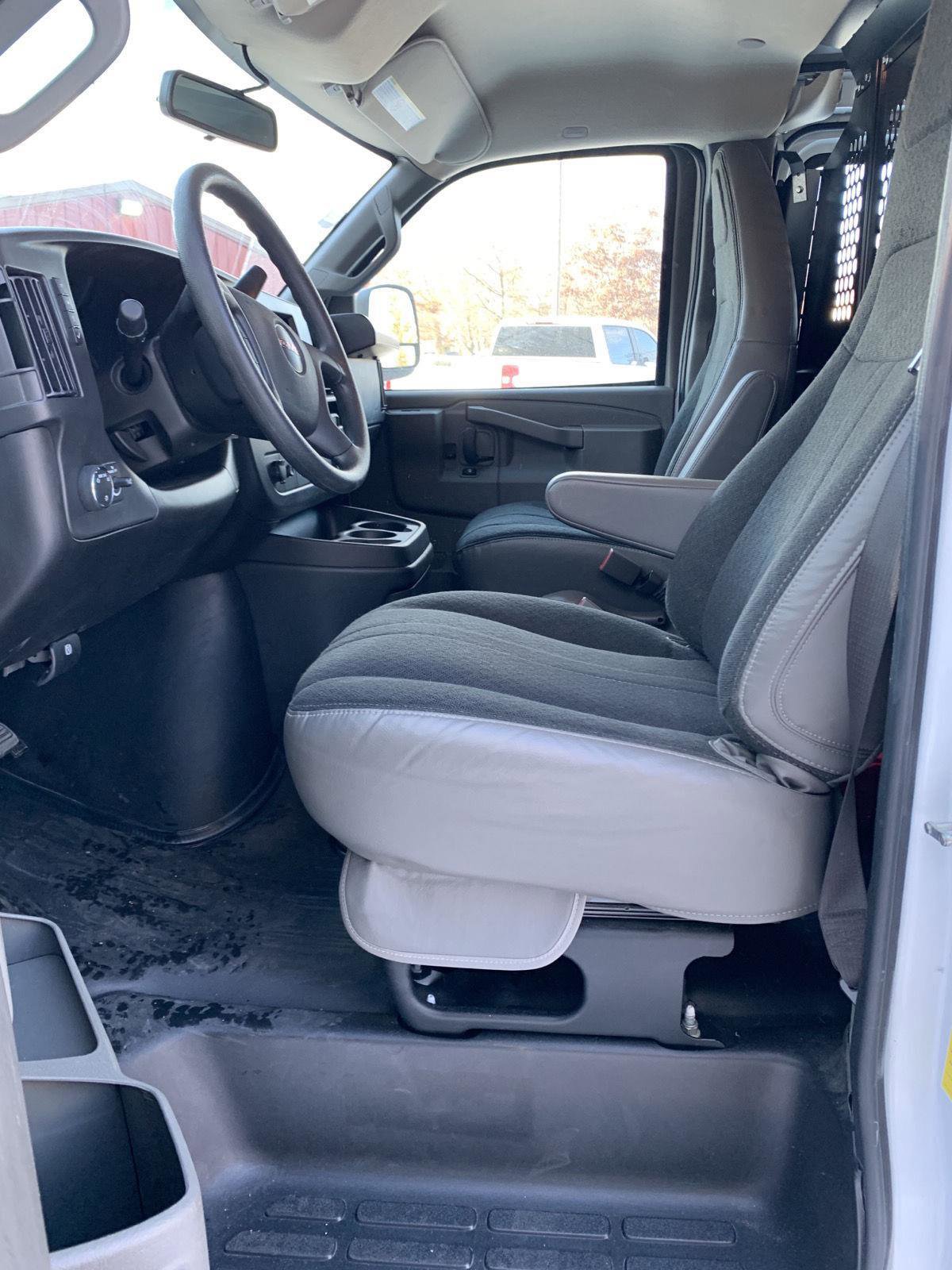 Used 2024 GMC Savana 2500 w/ Driver Convenience Package image 14