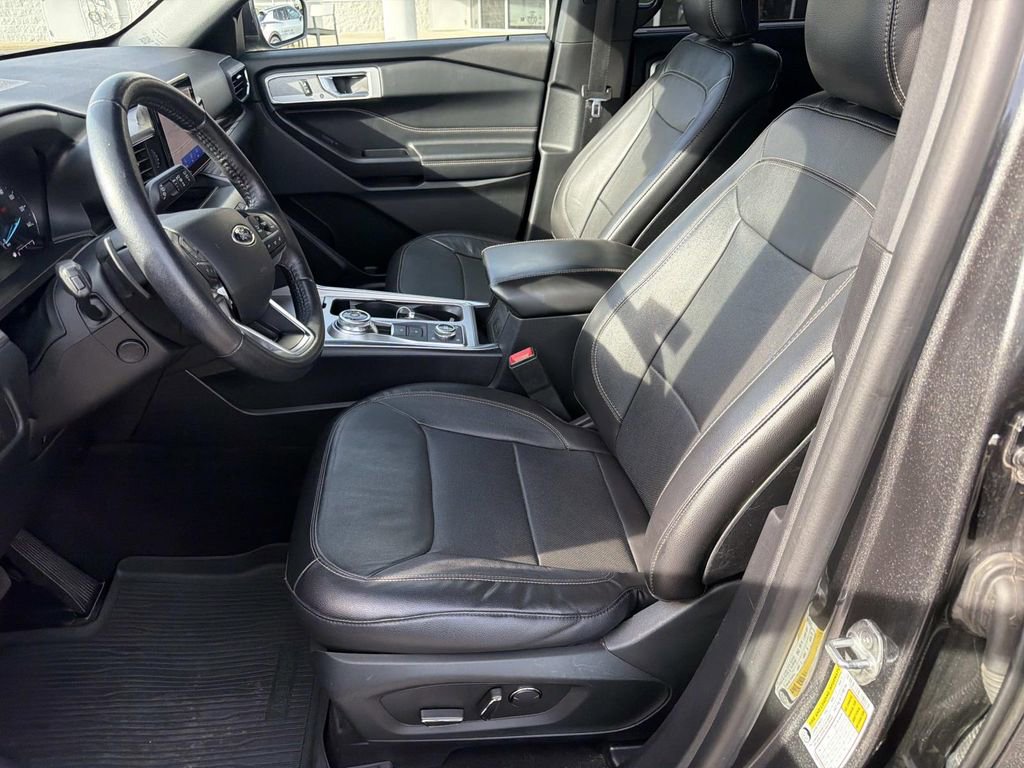 Used 2020 Ford Explorer Limited w/ Class III Trailer Tow Package AWD/4WD image 25
