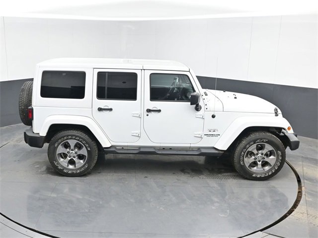 Used 2017 Jeep Wrangler Unlimited Sahara w/ Connectivity Group image 32