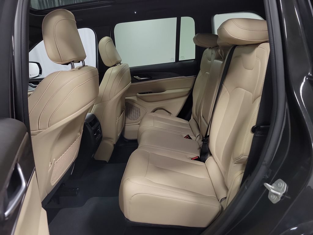Used 2024 Jeep Grand Cherokee Limited AWD/4WD image 24