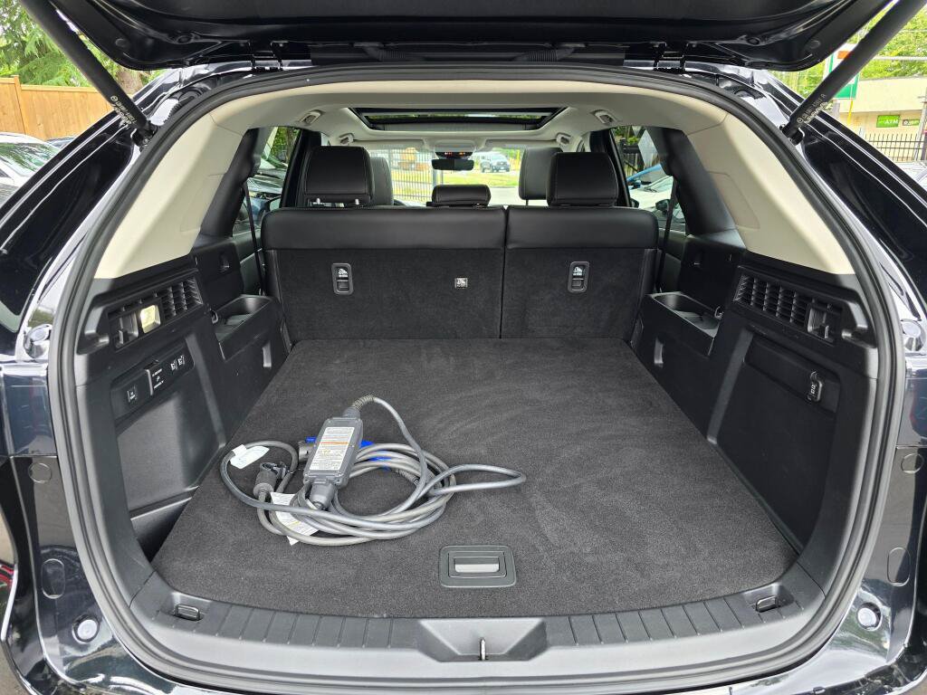 Certified 2025 MAZDA CX-70 Plug-In Hybrid w/ Premium Pkg AWD/4WD image 18