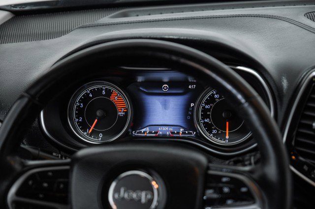 Used 2019 Jeep Cherokee Limited image 16