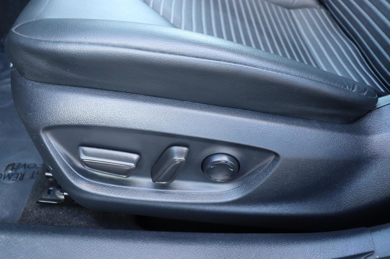 Used 2024 Toyota Camry SE image 40