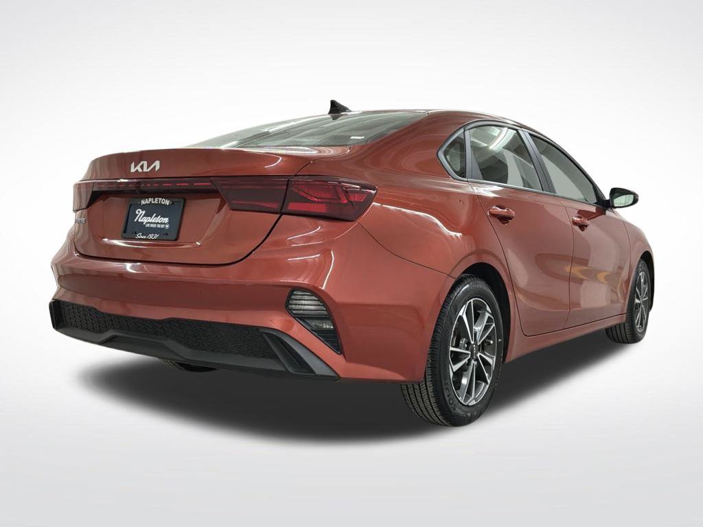 Used 2024 Kia Forte LXS w/ LXS Technology Package FWD image 3