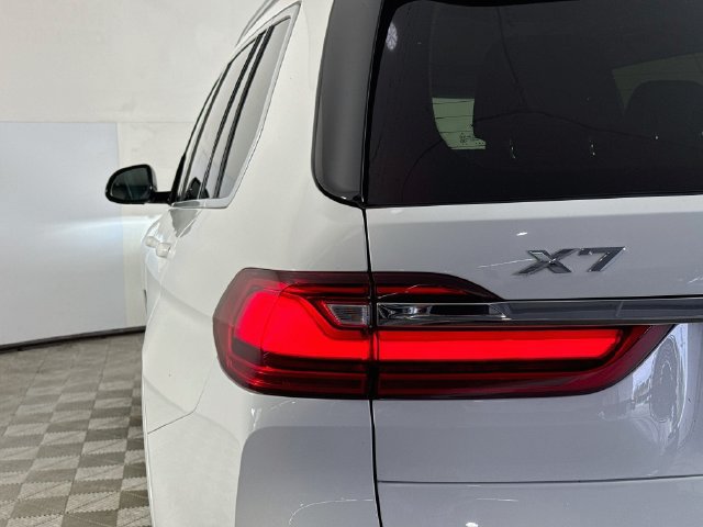 Used 2021 BMW X7 xDrive40i w/ Premium Package AWD/4WD image 35