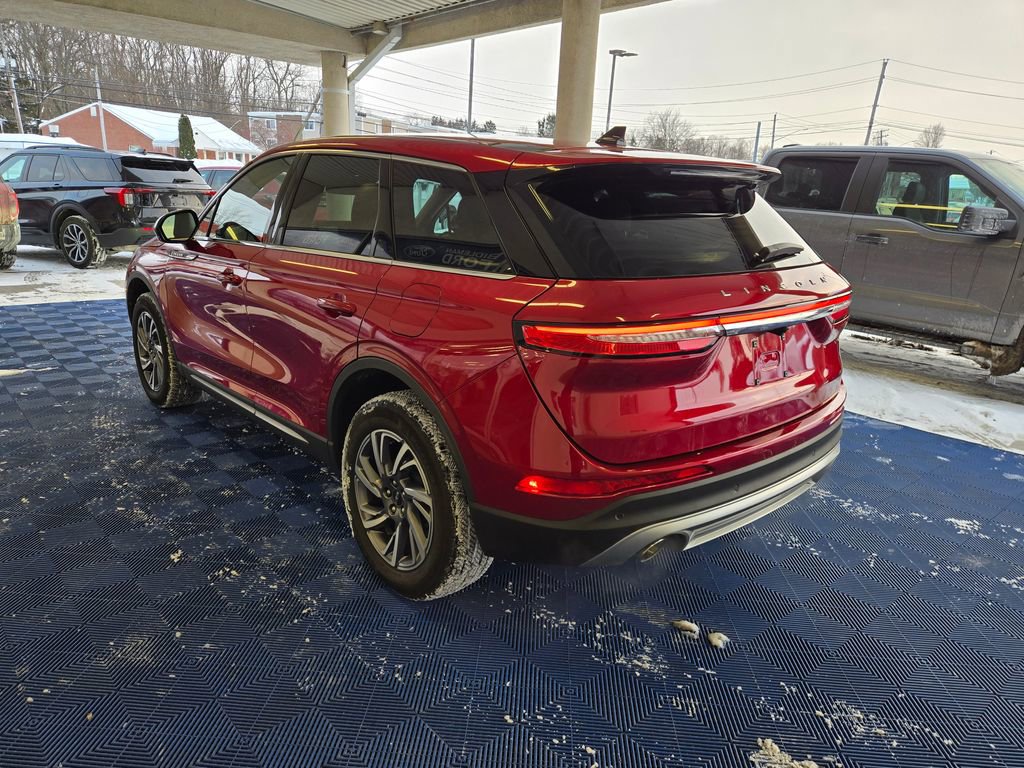 Used 2025 Lincoln Corsair AWD image 5
