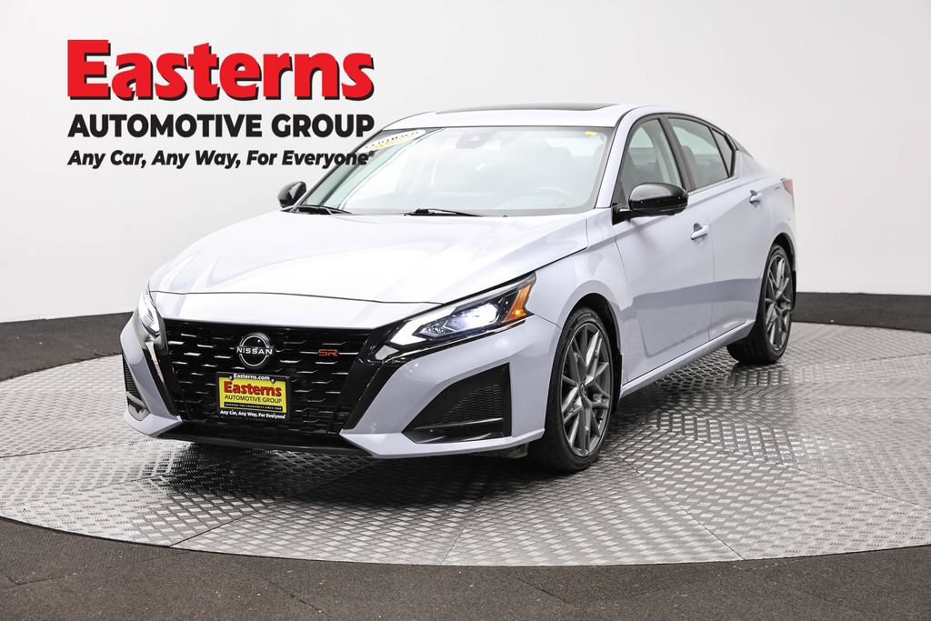 Used 2023 Nissan Altima 2.0 SR FWD image 1