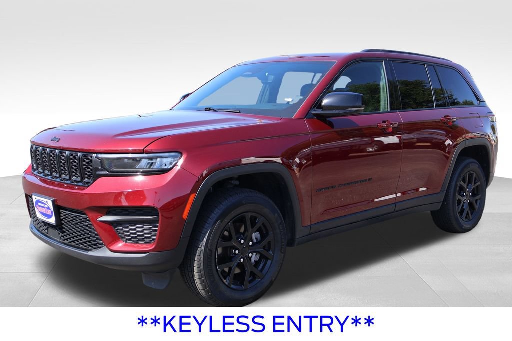 Used 2024 Jeep Grand Cherokee Altitude RWD image 10