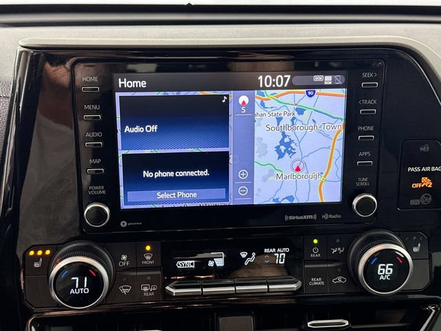 Used 2020 Toyota Highlander XLE AWD/4WD image 13