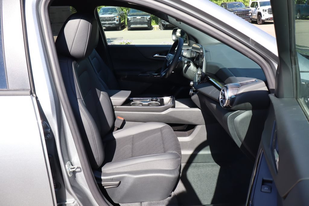 New 2026 Chevrolet Equinox LT w/ Convenience Package II FWD image 42