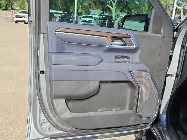 New 2026 Chevrolet Silverado 1500 High Country w/ Technology Package AWD/4WD image 17