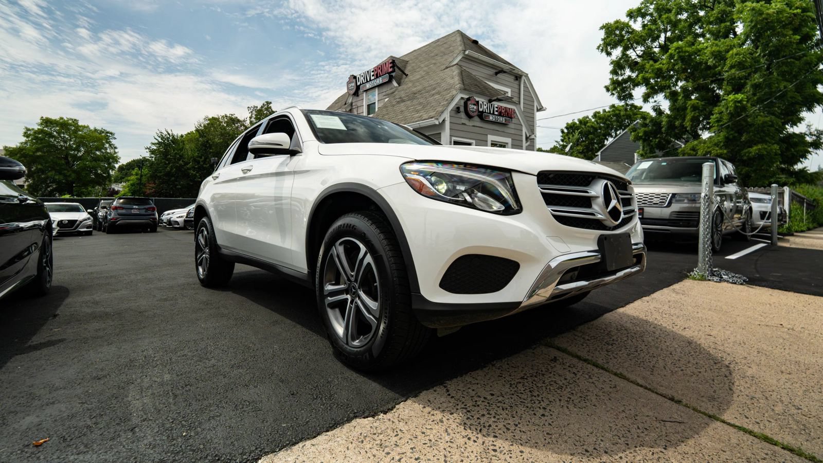 Used 2019 Mercedes-Benz GLC 300 4MATIC w/ Premium Package image 2